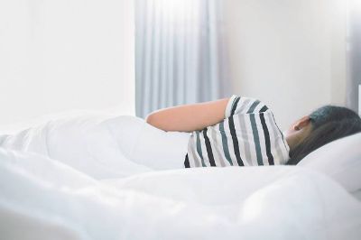 별생각 없이 손톱 주변 살 뜯었는데…그러다 손톱 빠진다